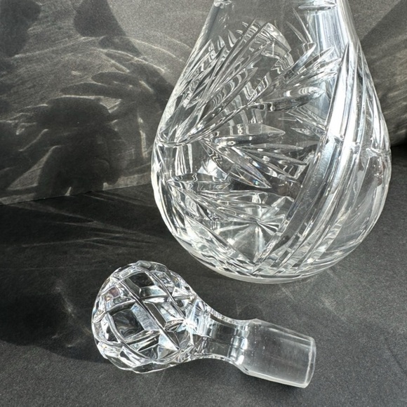 VTG Crystal Hand Cut Decanter & Stopper Large Round Bulb Bottle Shape EUC - Picture 13 of 14